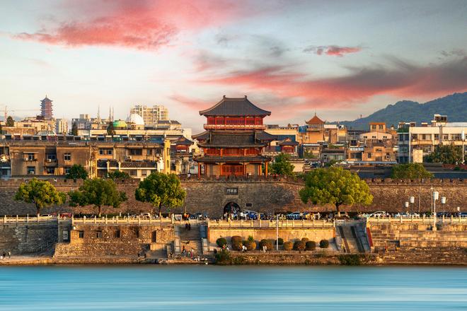 图虫创意-2138428723149144093